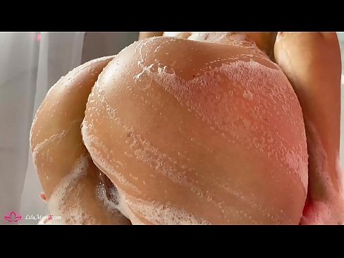 ❤️ 布鲁内特在淋浴时用振动器自慰阴部达到强烈的高潮 ️❌ Porno❤